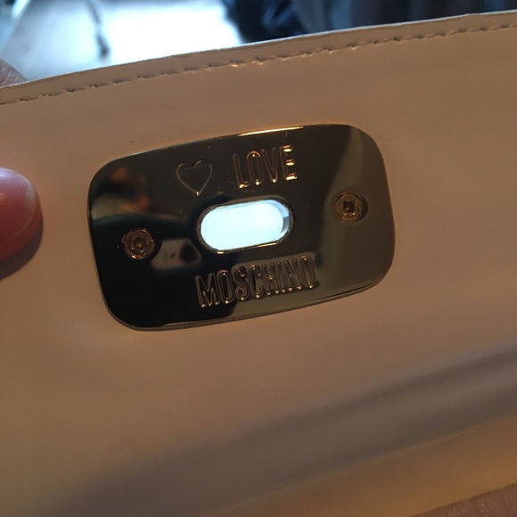 ❤️Moschino Shoulder Bag ❤️ - Picture 4 of 8